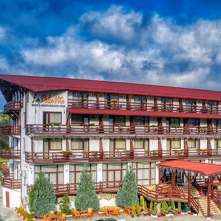 Hotel La Dolce Vita Zărneşti Exteriér fotografie