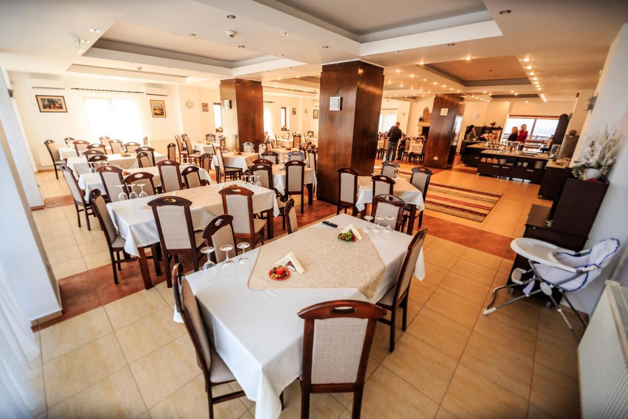 Hotel La Dolce Vita Zărneşti Exteriér fotografie